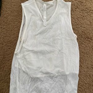 size 4 lululemon mesh white tank top with non see through undershirt